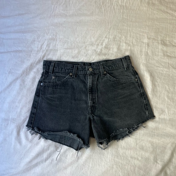 1997 Levi’s Shorts - Picture 2 of 5